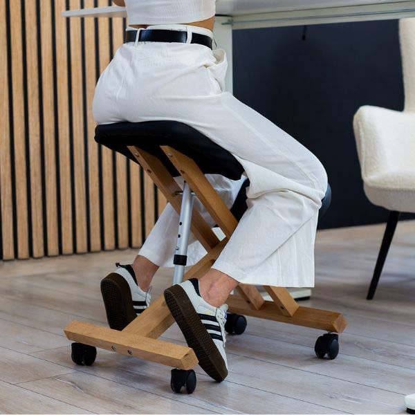 Akito Nyks ergonominė klūpimo kėdė, medinė - Image 2